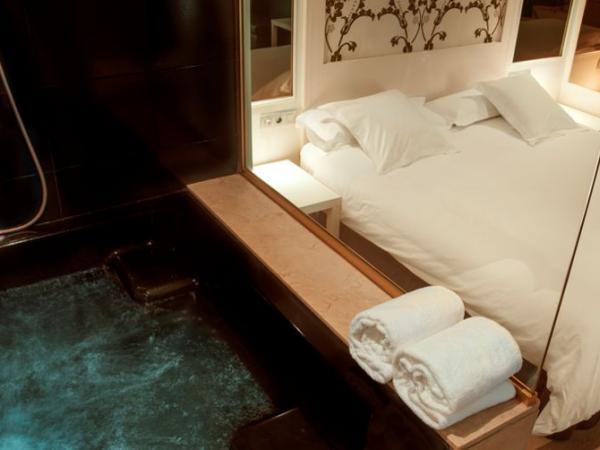 motelpuntcatorze-hotel-por-horas-bañera-hidromasaje-gran-suite.jpg