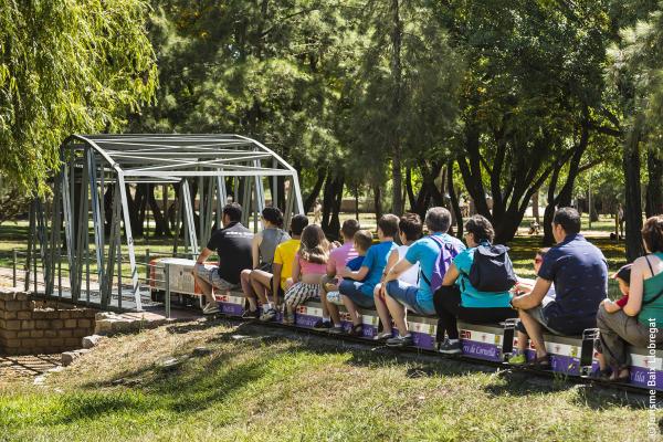 Trenet Parc Can Mercader Cornella - Turisme Baix Llobregat.jpg